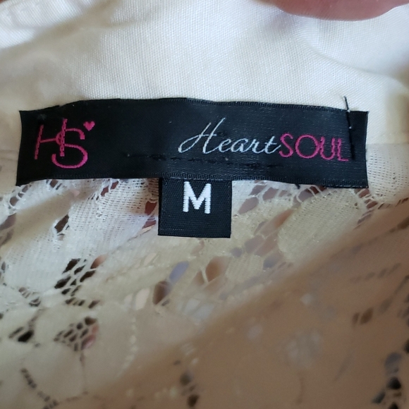 HEARTSOUL LACE TOP MED - Picture 8 of 10